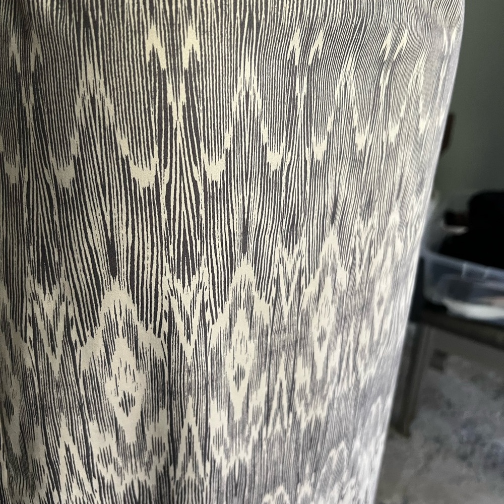Grey print knee length skirt